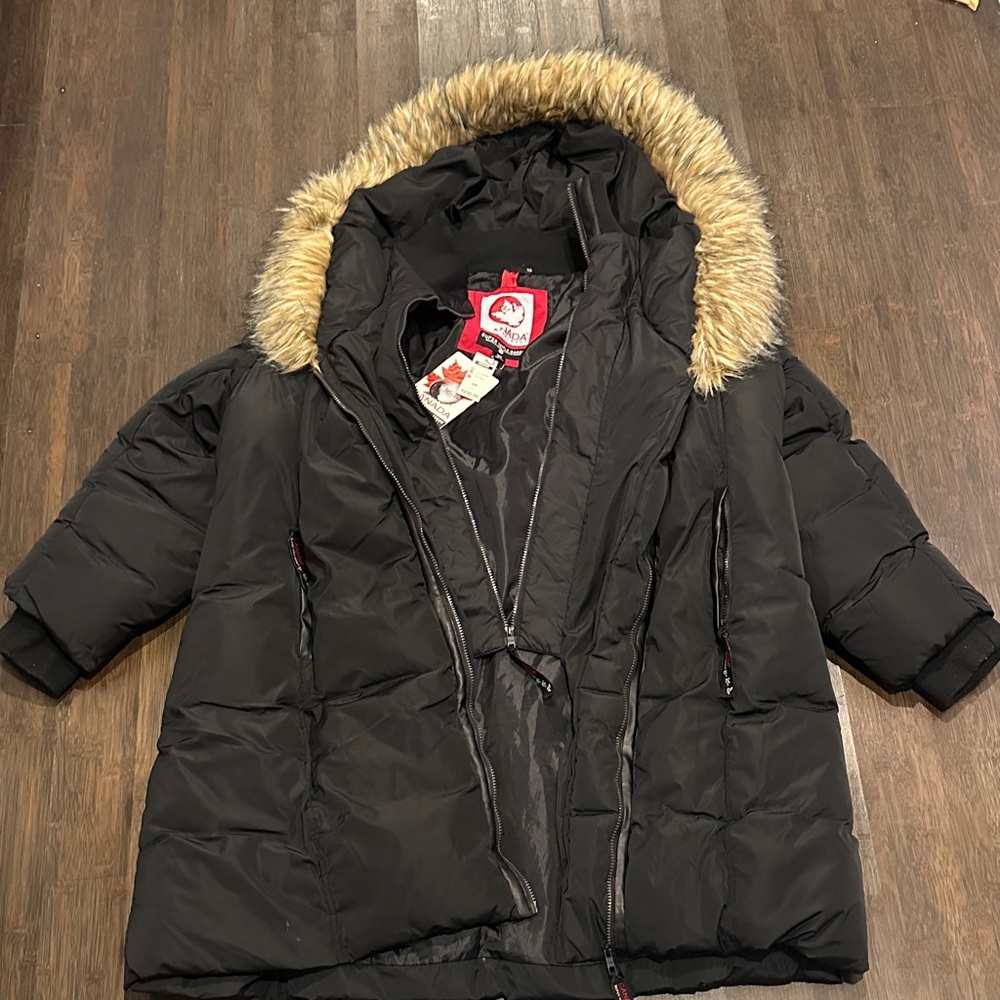 Canada Weather Gear Goose Black Jacket with Faux Fur Trim